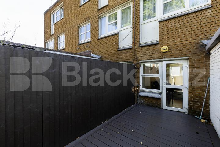 modern and spacious 1 bedroom with patio and close to zone 2 station Lockhart Close, Caledonian Road